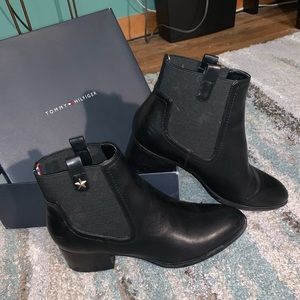 Tommy Hilfiger Women’s Leather Booties
